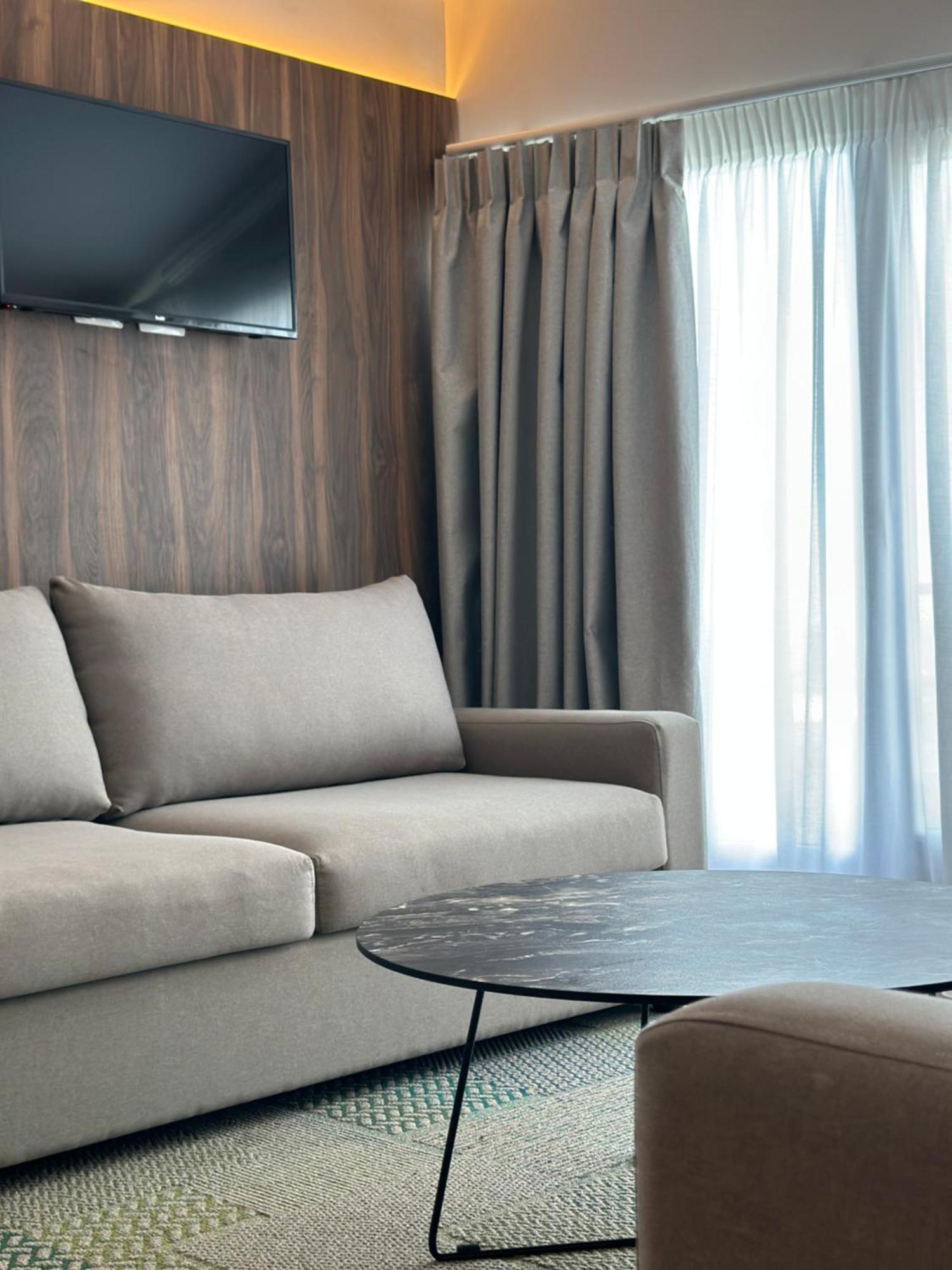 Klajdi Resort & Spa Golem  Bilik gambar A sofa